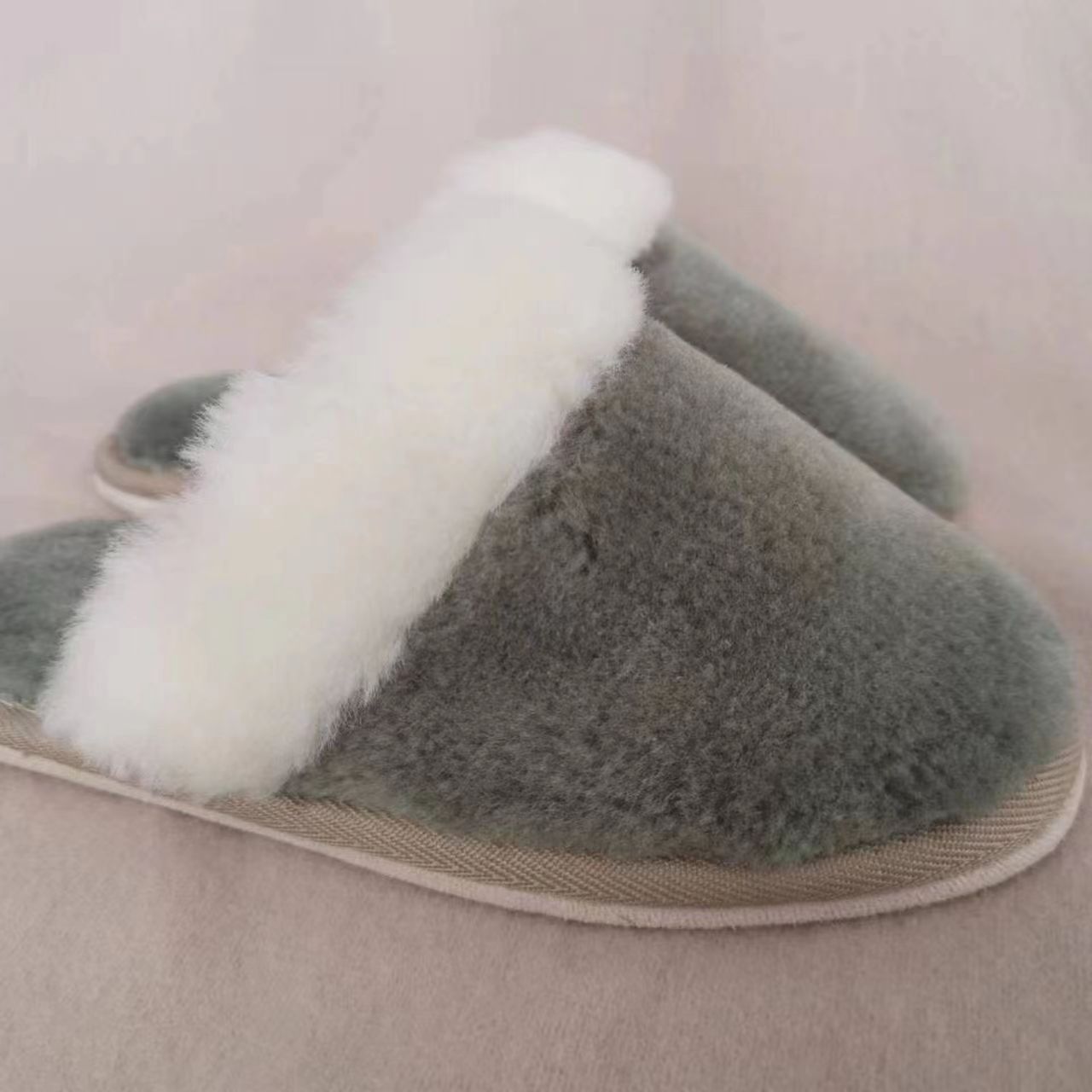 Hongyang New Autumn & Winter Indoor Slippers Wholesale: Home Plush Slippers, Warm Thick-soled Non-slip Slippers For Women